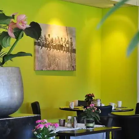 A-hotel Oosterhout オーステルハウト