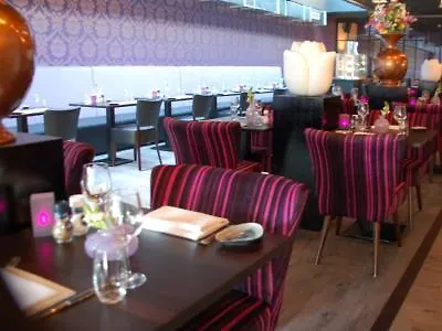 A-hotel Oosterhout ホテル