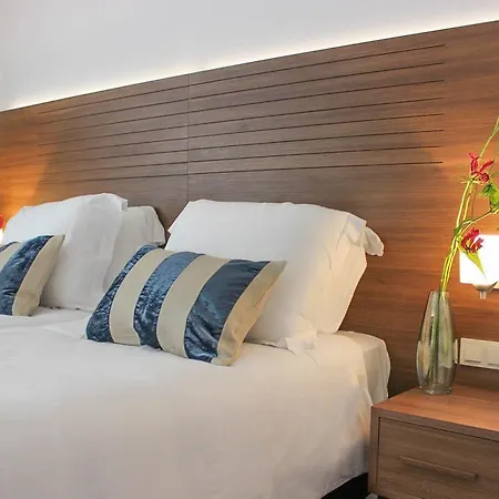 A-hotel Oosterhout 4*