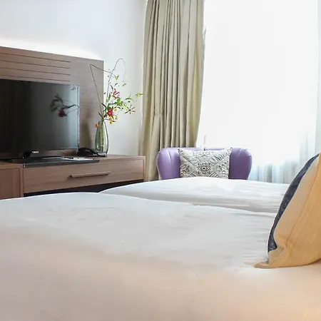 A-hotel Oosterhout ホテル
