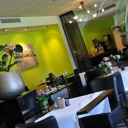 A-hotel Oosterhout オーステルハウト