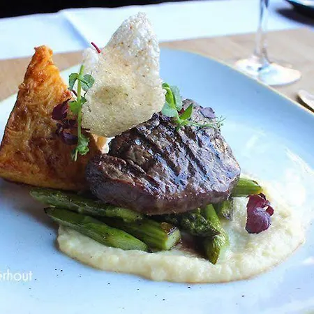 A-hotel 4* オーステルハウト