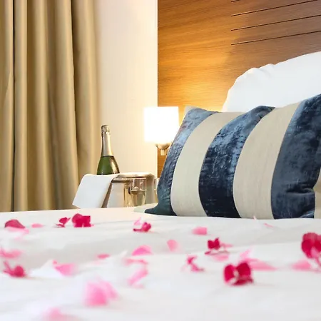 A-hotel Oosterhout 4*